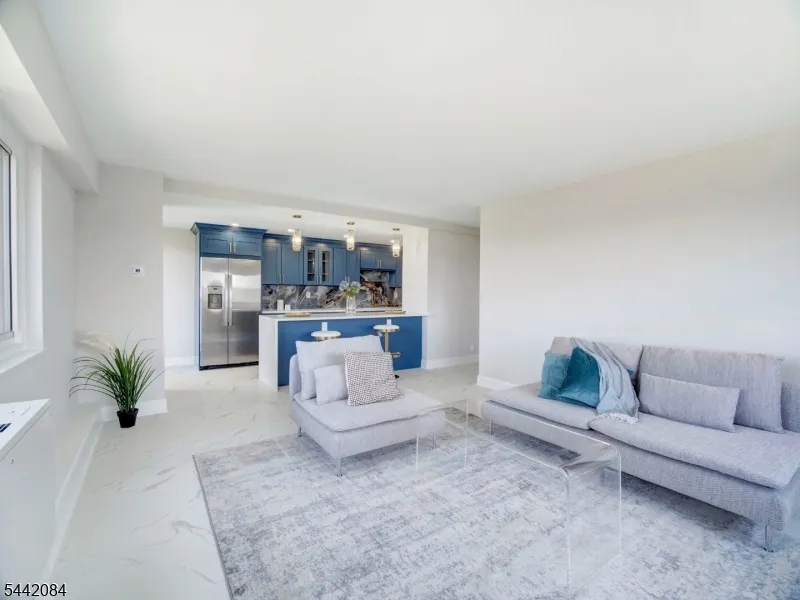 377 S Harrison St #17F Unit 17F East Orange City, NJ 07018
