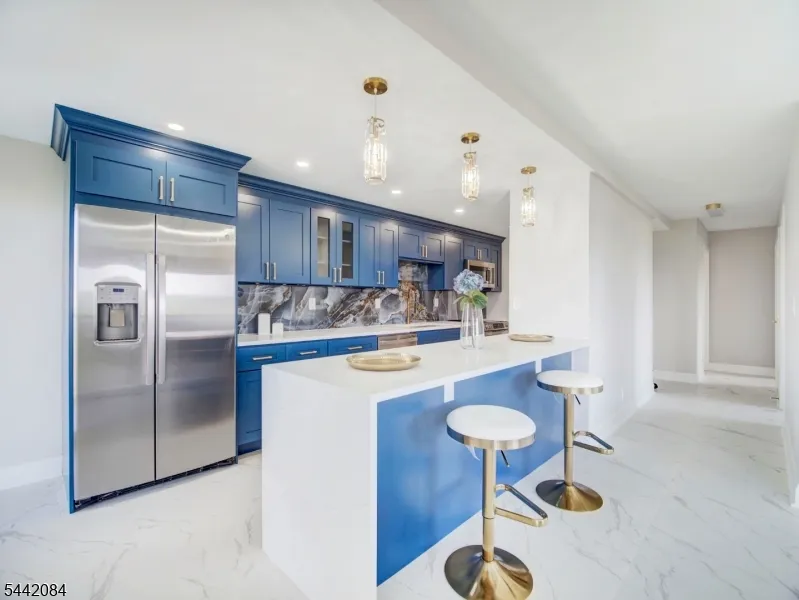 377 S Harrison St #17F Unit 17F East Orange City, NJ 07018