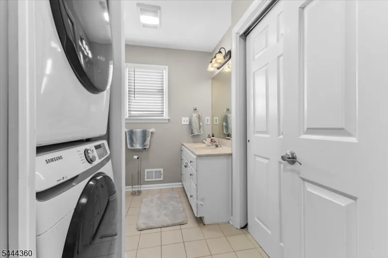 152 County Road 513 Alexandria, NJ 08825