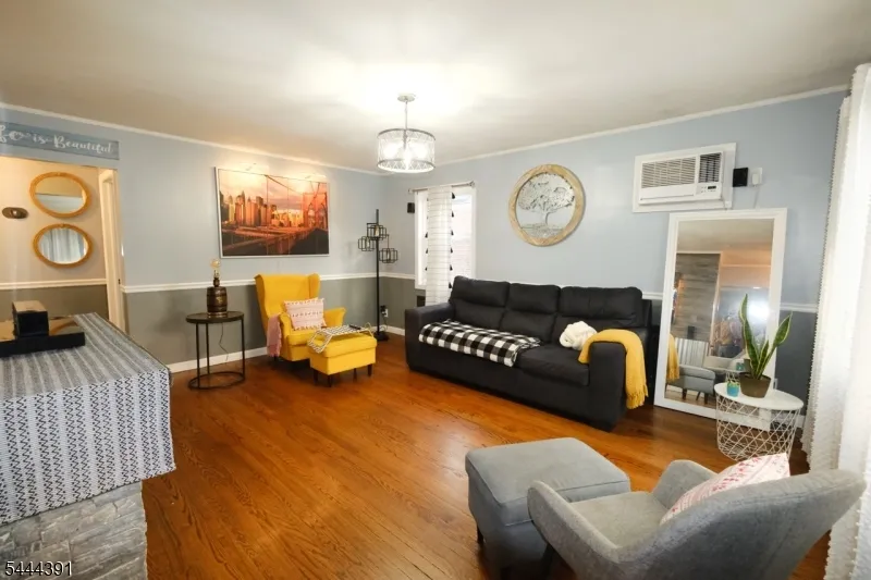 534 Monmouth Ave Linden City, NJ 07036
