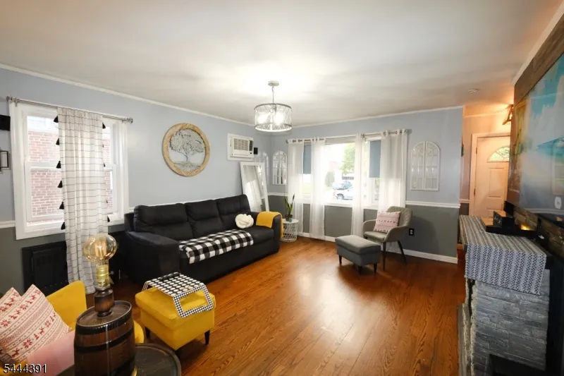 534 Monmouth Ave Linden City, NJ 07036