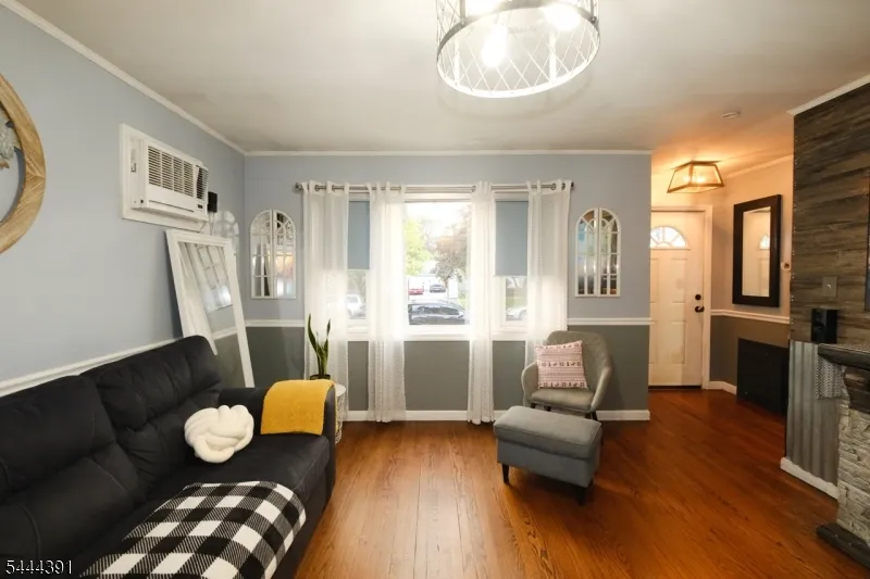 534 Monmouth Ave Linden City, NJ 07036