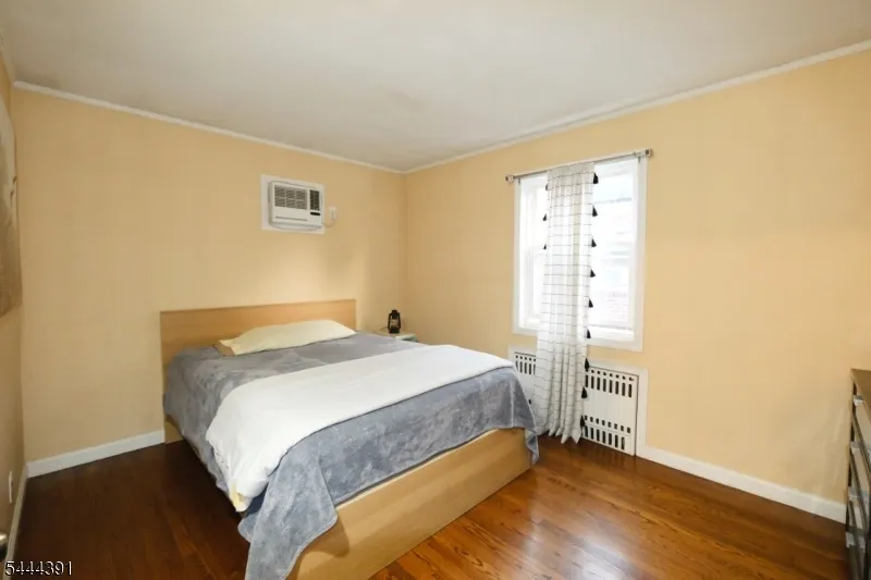 534 Monmouth Ave Linden City, NJ 07036