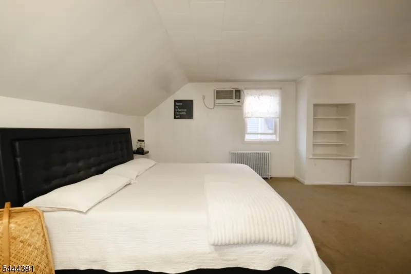 534 Monmouth Ave Linden City, NJ 07036