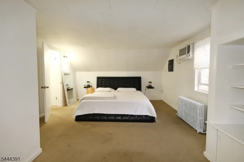 534 Monmouth Ave Linden City, NJ 07036