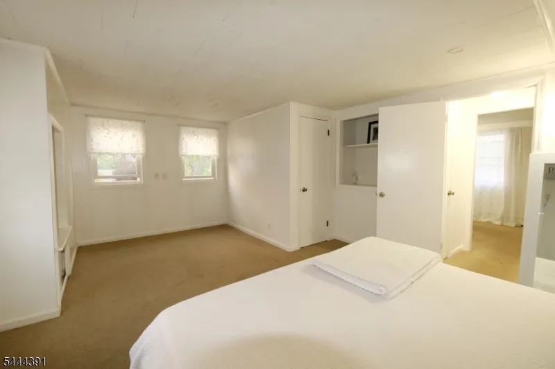 534 Monmouth Ave Linden City, NJ 07036