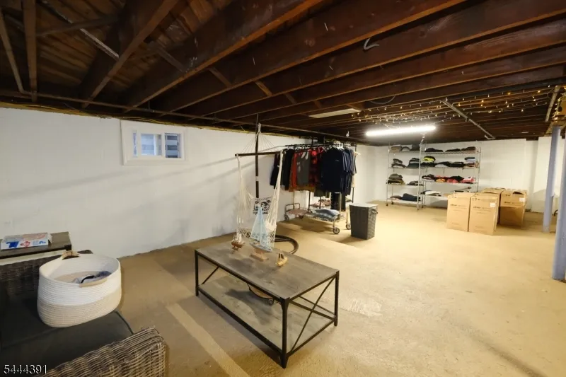 534 Monmouth Ave Linden City, NJ 07036