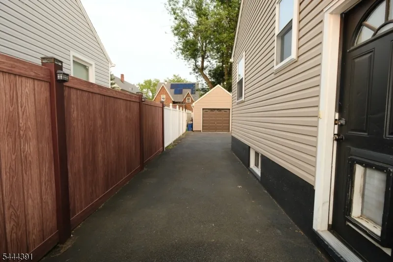 534 Monmouth Ave Linden City, NJ 07036