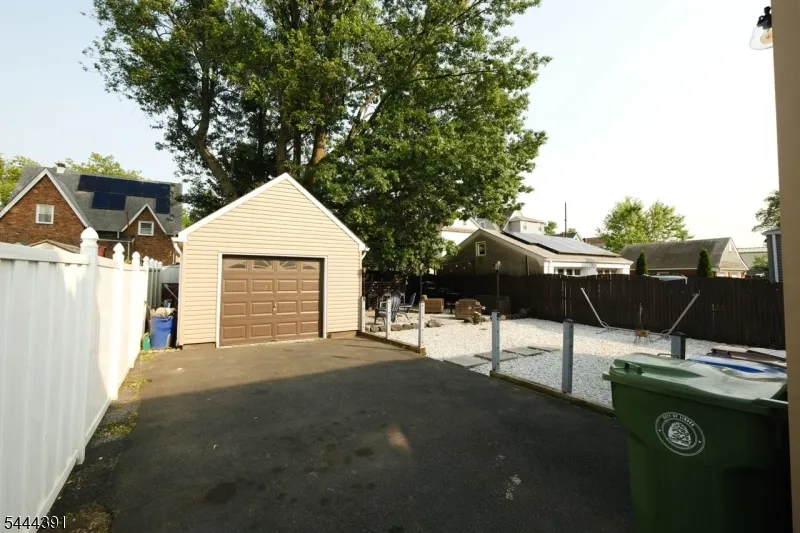 534 Monmouth Ave Linden City, NJ 07036