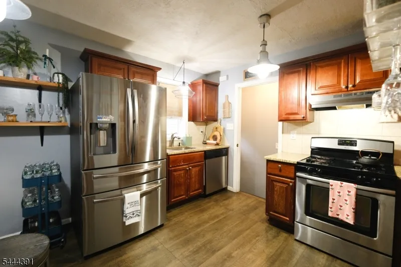 534 Monmouth Ave Linden City, NJ 07036