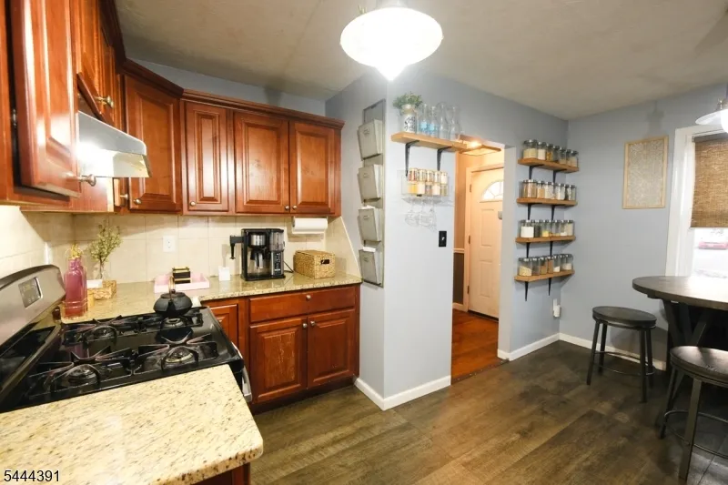 534 Monmouth Ave Linden City, NJ 07036