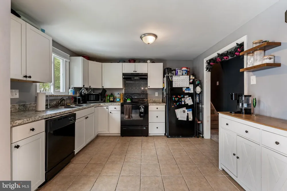 5913 MAPLE DRIVE Mays Landing, NJ 08330