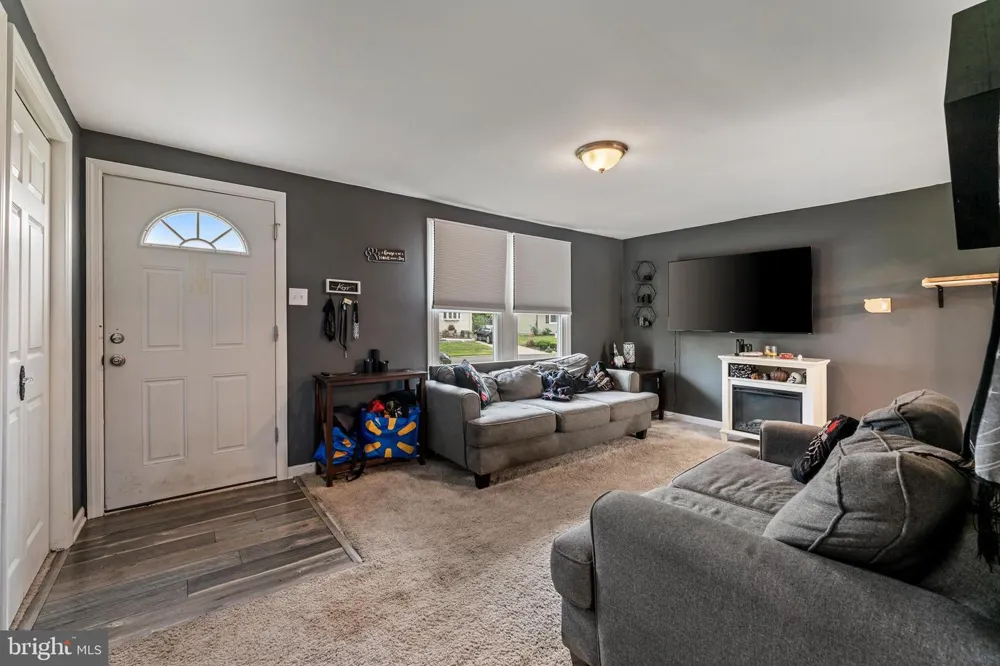 5913 MAPLE DRIVE Mays Landing, NJ 08330