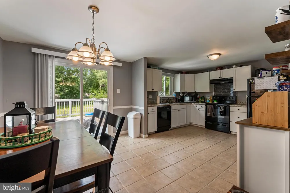 5913 MAPLE DRIVE Mays Landing, NJ 08330