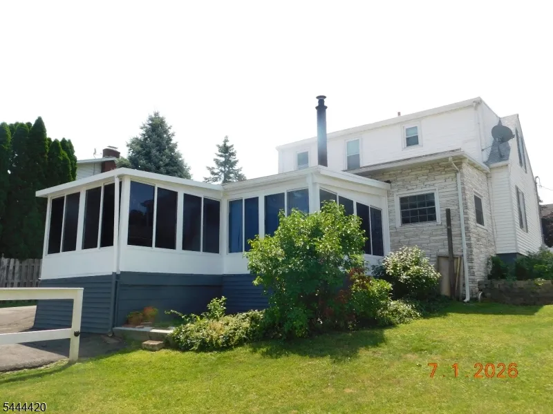 537 John Mitchell Ave Phillipsburg Town, NJ 08865