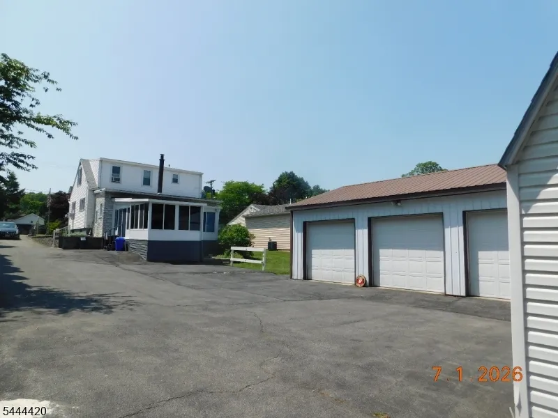 537 John Mitchell Ave Phillipsburg Town, NJ 08865