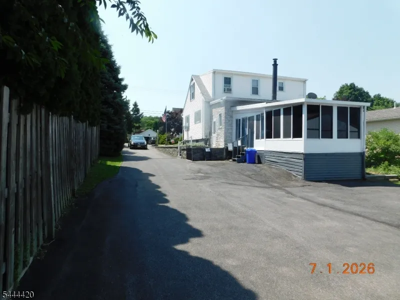 537 John Mitchell Ave Phillipsburg Town, NJ 08865