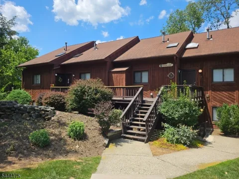 5 Sugar Loaf Ct #1 Unit 1