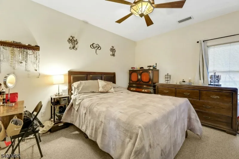 520 Victor St #8 Unit 8 Saddle Brook, NJ 07663