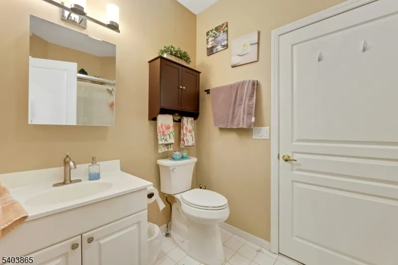 520 Victor St #8 Unit 8 Saddle Brook, NJ 07663