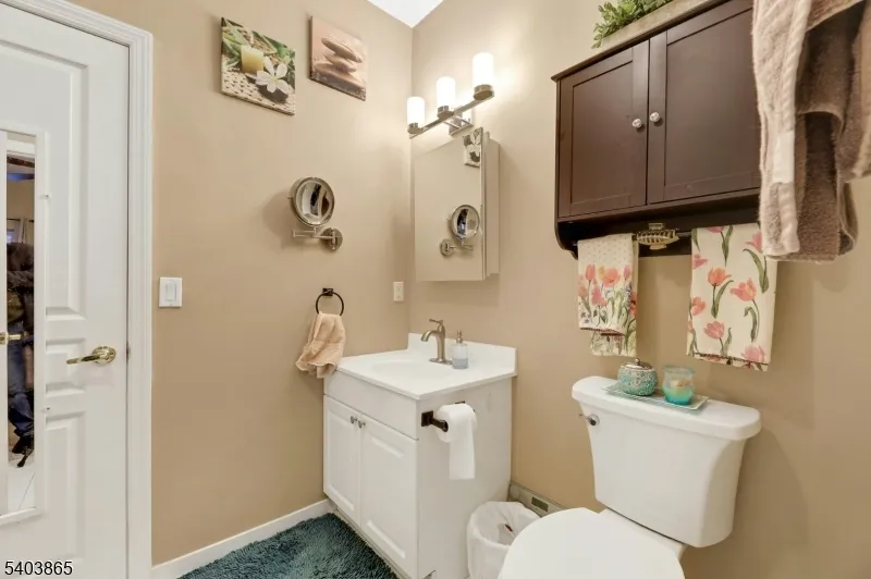 520 Victor St #8 Unit 8 Saddle Brook, NJ 07663