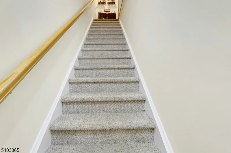 520 Victor St #8 Unit 8 Saddle Brook, NJ 07663