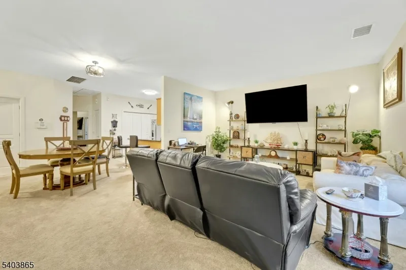 520 Victor St #8 Unit 8 Saddle Brook, NJ 07663