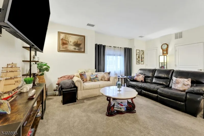 520 Victor St #8 Unit 8 Saddle Brook, NJ 07663