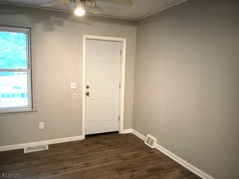 639 S Main St Phillipsburg Town, NJ 08865
