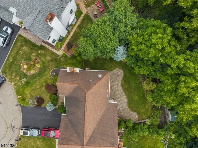 16 Woodland Ter Bloomsbury, NJ 08804