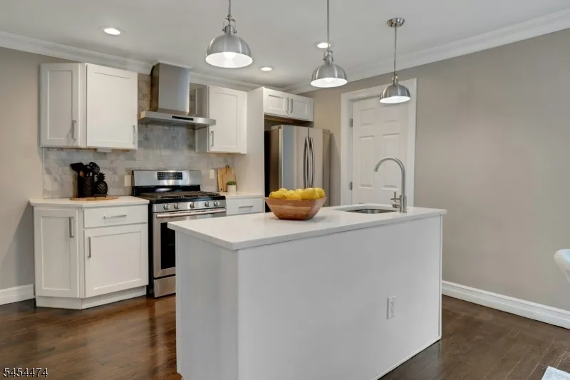 30 Tichenor Pl Montclair, NJ 07042