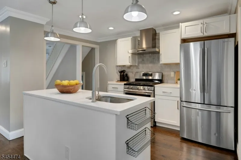 30 Tichenor Pl Montclair, NJ 07042