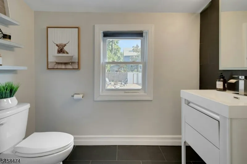 30 Tichenor Pl Montclair, NJ 07042