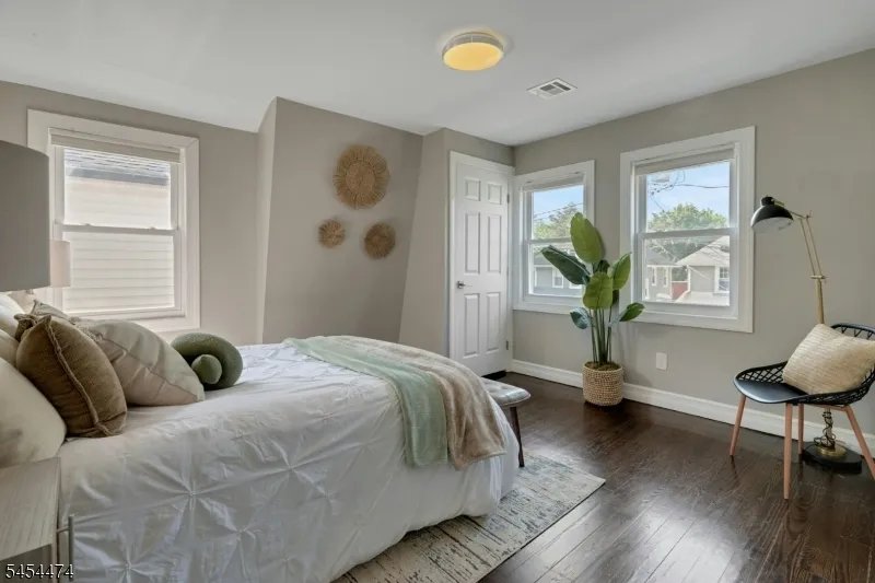 30 Tichenor Pl Montclair, NJ 07042