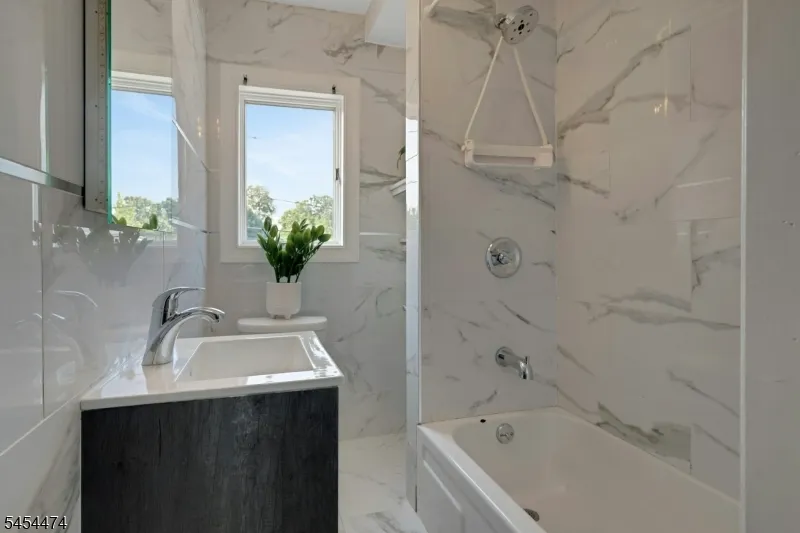 30 Tichenor Pl Montclair, NJ 07042