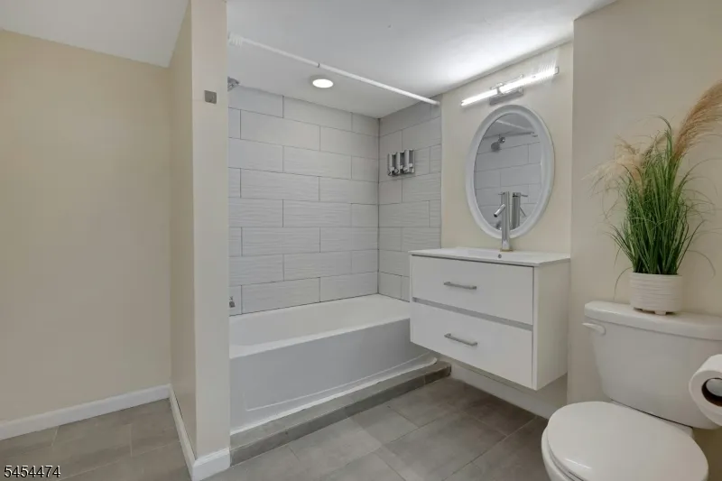 30 Tichenor Pl Montclair, NJ 07042