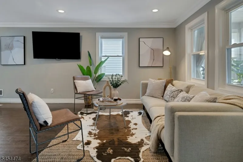 30 Tichenor Pl Montclair, NJ 07042