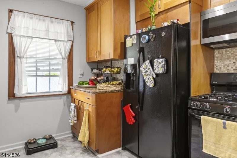 1147 Passaic Ave Linden City, NJ 07036
