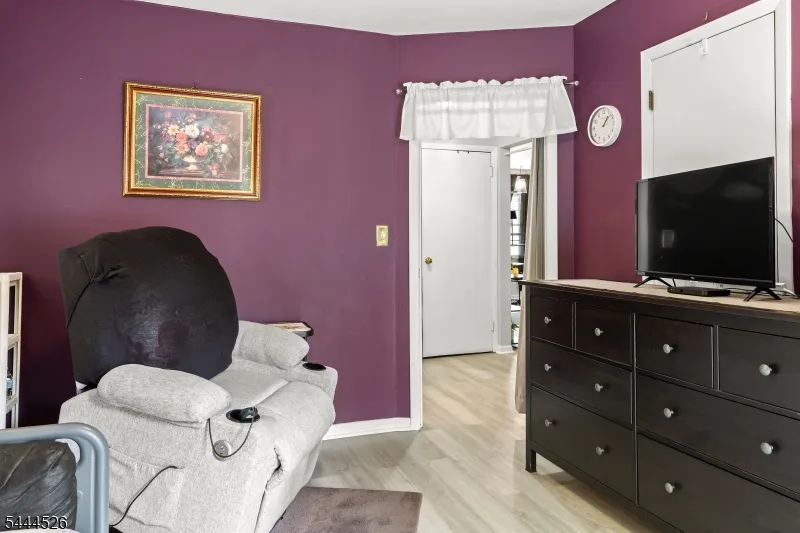1147 Passaic Ave Linden City, NJ 07036
