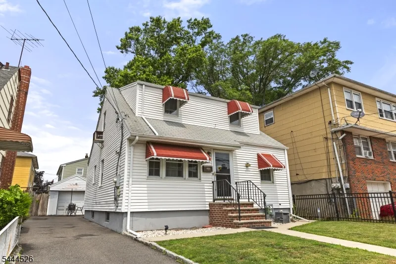 1147 Passaic Ave Linden City, NJ 07036