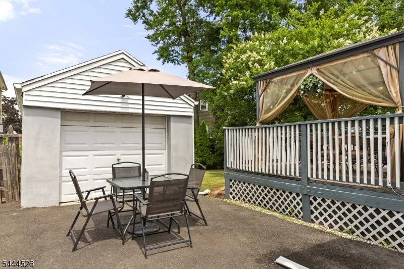 1147 Passaic Ave Linden City, NJ 07036