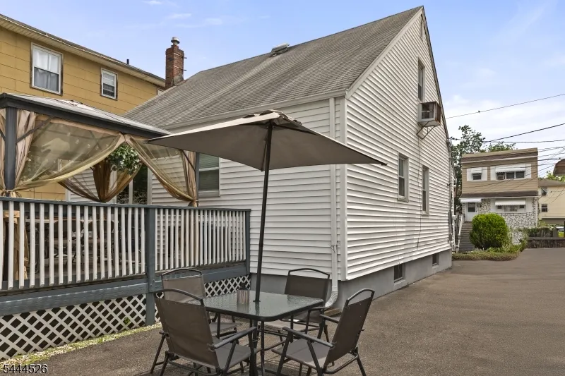1147 Passaic Ave Linden City, NJ 07036