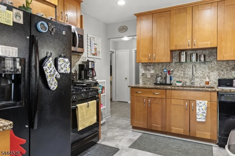 1147 Passaic Ave Linden City, NJ 07036