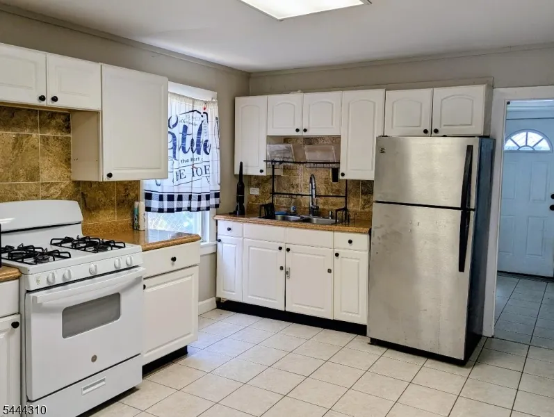 13 Lewis St Phillipsburg Town, NJ 08865