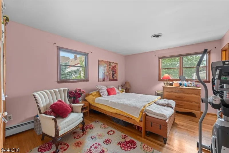 606 Knopf St Linden City, NJ 07036
