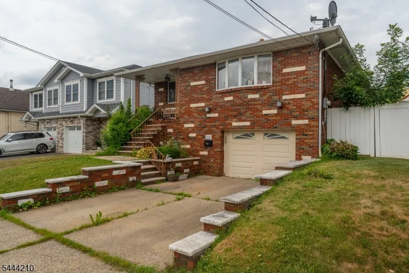 606 Knopf St Linden City, NJ 07036
