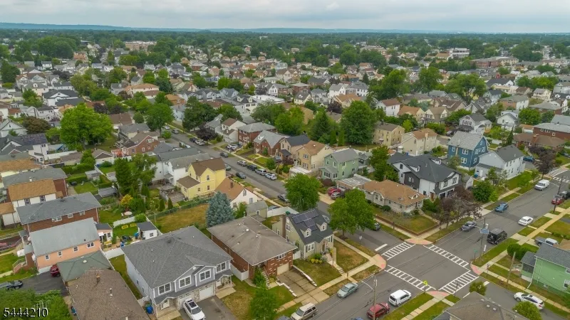 606 Knopf St Linden City, NJ 07036