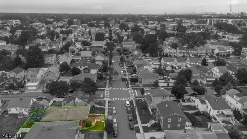 606 Knopf St Linden City, NJ 07036