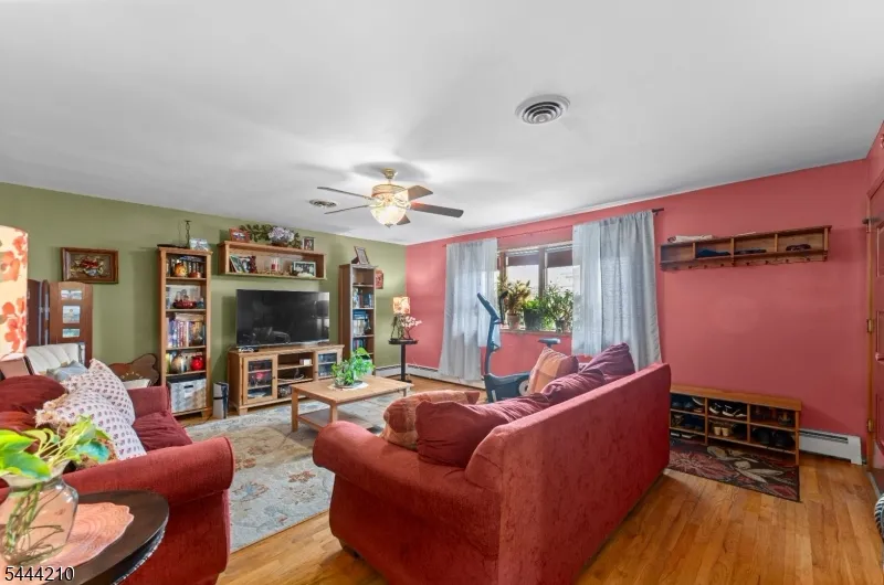 606 Knopf St Linden City, NJ 07036
