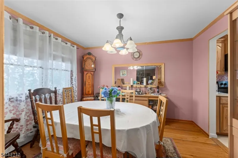 606 Knopf St Linden City, NJ 07036